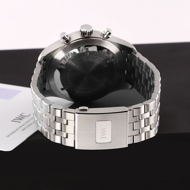 IWC Pilot's Chrono IW377704 Image 4